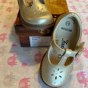 Toddler Girl Dress Shoes by FootMates
